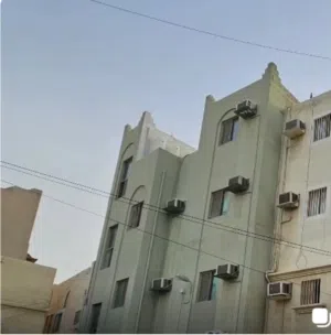سكن عمال  منطقة الحد مقابل اللولو