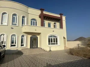 331 m2 4 Bedrooms Townhouse for Sale in Al Sharqiya Ibra