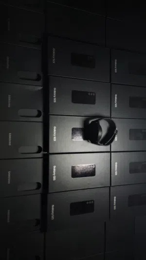 # Galaxy Watch 5 Pro تم تصميم هذه الساعة خصيصاً للمغامرين والرياضيين، حيث تجمع بين الهيكل شديد المتا