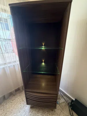فاترينة عرض اثاث مضائة