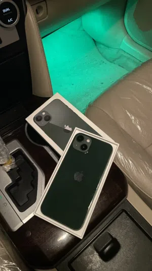 Apple iPhone 13 128 GB in Al Sharqiya