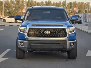تويوتا تيندرا V8 وارد موديل 2017 مواصفات SR5 باب ونص بحاله ممتازه جاهزه للتسجيل والاستخدام