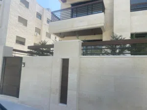 REF:14937 - شقة أرضية فاخرة للبيع في عبدون الشمالي
