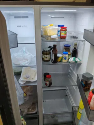 ثلاجة للبيع بسعر كويس جدا