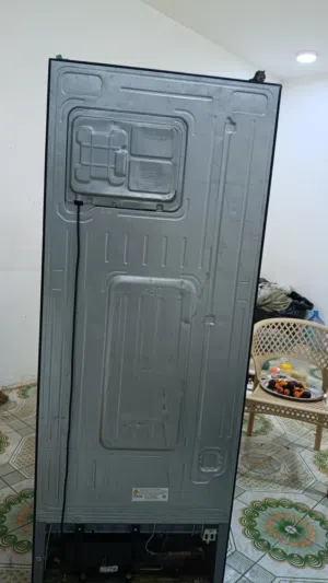 ثلاجة وادوات منزل