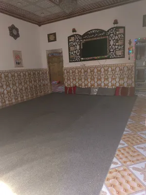 250 m2 2 Bedrooms Townhouse for Sale in Basra Qibla
