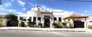 Deluxe Villa 4 Bed 3 Bath