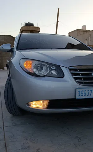 Hyundai . Avante . 2010 . New4
