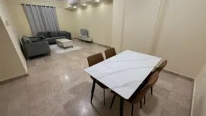 شقة فاخرة مفروشة بالكامل للإيجار في أرقى مواقع الخوير الايجار سنوي