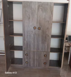 اثات منزلي و مكتبي في حالة ممتازة للبيع