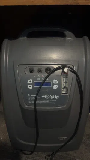 مولد أكسجين Aerti (5 لتر) - بحاجة لصيانة أو لقطع الغيار