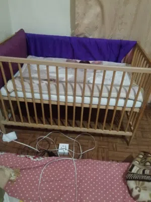 سرير اطفال مع الفرش ماركة عالميه من بريطانيا