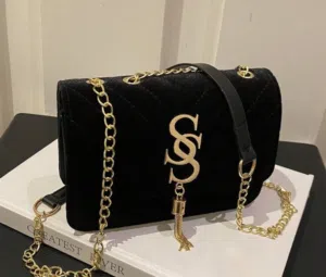 جنطه جديدة سوده