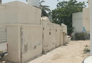 More than 6 bedrooms . More than 6 bathrooms . 2000 m24