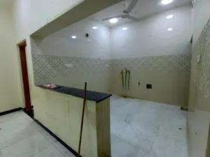 شقة حديثة للمتزوجين حديثا للايجار في الحكيمية