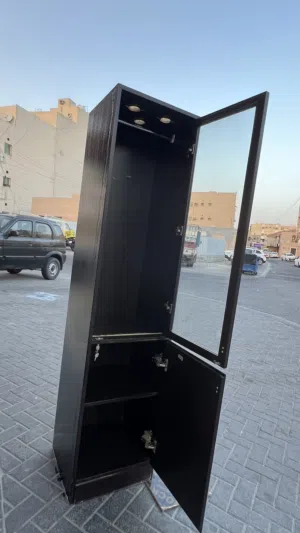 Single cupboard in good condition  15bd