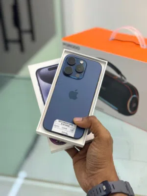 iPhone 15 Pro 256 GB Box piece - Smooth and fine condition