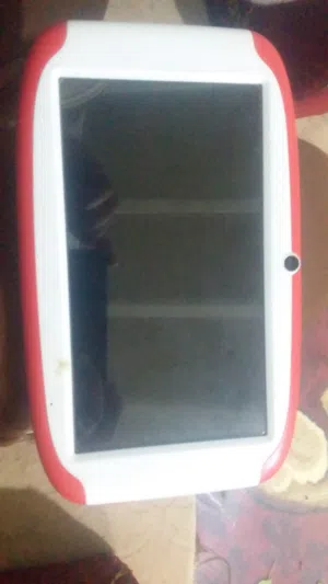 ايباد G-tab. 4 جيجا 4 اشتن المده لديه 2 سنتين