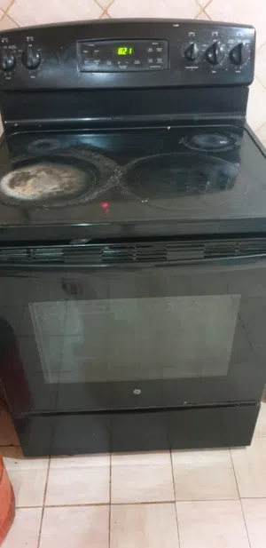 فرن جينرال الكتريك بحالة جيده للبيع الفوري