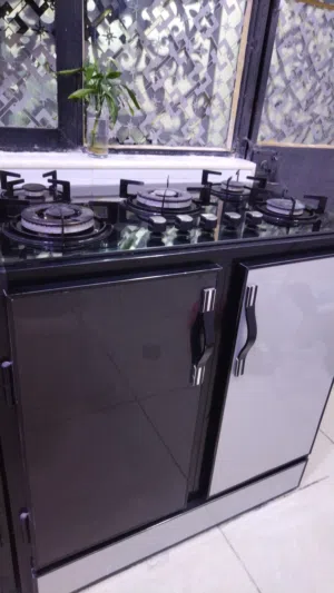 ميز طباخ بس بدون طباخ يصير حته سنك إذ خلي مرمره جديد مستعمل قليل ب 80