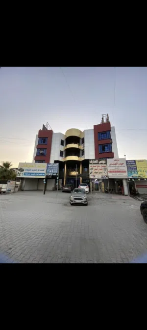 بناية تجارية 600 متر بناء 2008