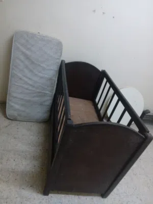 تخت بيبي ممتاز مع فرشه