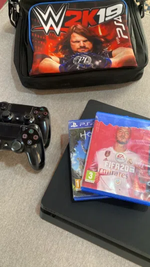 condition excellent in Slim Ps4 / بلا ستيشن سليم بحالة ممتازة