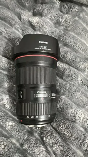 عدسة كاميرا