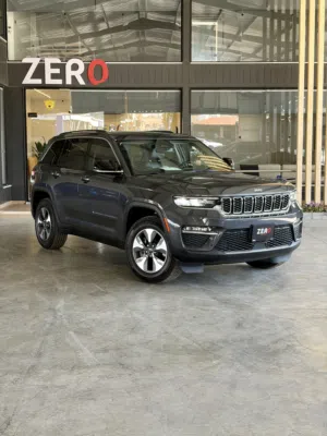 Used Jeep Grand Cherokee in Zarqa