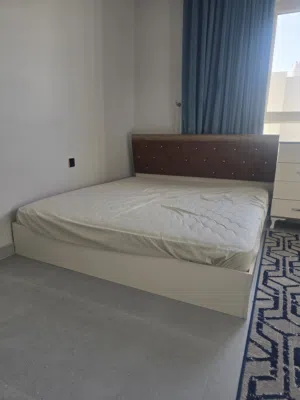 اثاث بحالة ممتازة للبيع