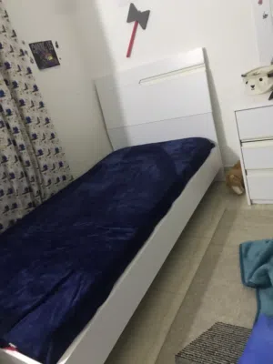 سريرين غرفة نوم