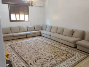 أثاث مستعمل إستعمال نظيف