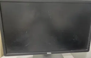 27 Dell monitors for sale  in Al Sharqiya
