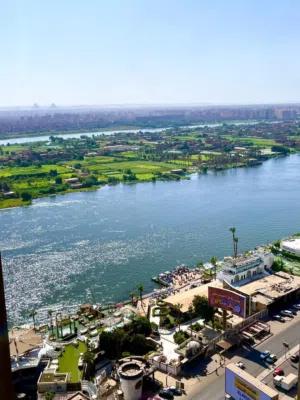 شقة كورنيش المعادي على النيل فرش كامل ومنطقة راقية