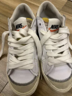 Low Nike blazer