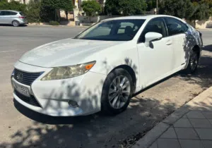 Lexus ES300h (Hybrid) - اعلى مواصفات - السيارة بحالة ممتازة من الداخل والخارج - سعر مغري