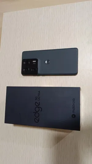 جوال موتورلا edge 50 ultra مساحه 1 تيرا بايت