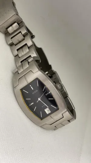 GUESS اصليه