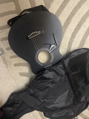 جيتار مستعمل شهر