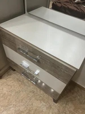 غرفة نوم مستعملة شبه جديدة للشباب