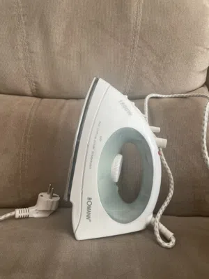 Iron مكوىgood condition