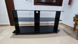 طاولة تلفزيون
