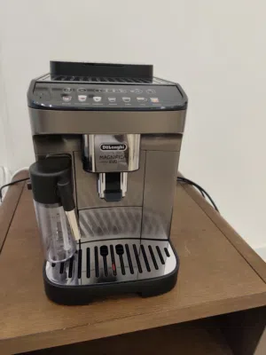 مكينة قهوة اوتماتيكية من ديلونجي Delonghi automatic coffee machine
