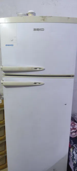 ثلاجة للبيع