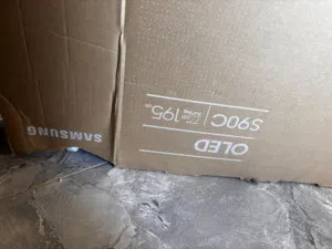 شاشة سامسونج Oled حجم 77 انش تحتاج لتغيير البانل