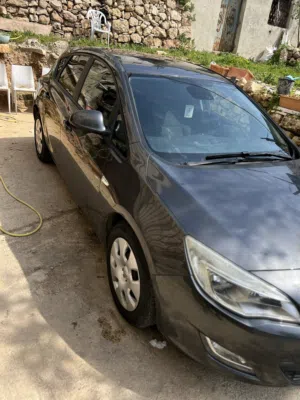 opel astra 2011