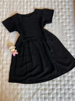 black plain dress