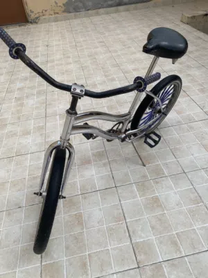 للبيع او للبدل مع رامبو فراشه مقاس 20 السيكل نضيف ما يعاني من شي الجاد ما بنقصر معاه لا تجي تهدر .