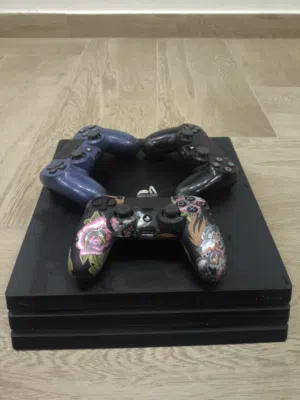 Ps4 pro اقوى نسخه مع مساحه 1 تيرا