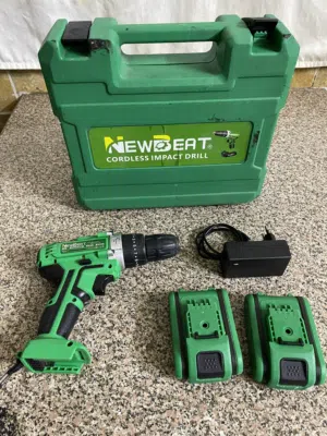 للبيع دريل شحن مع بطاريتين وشاحن NEWDEAT